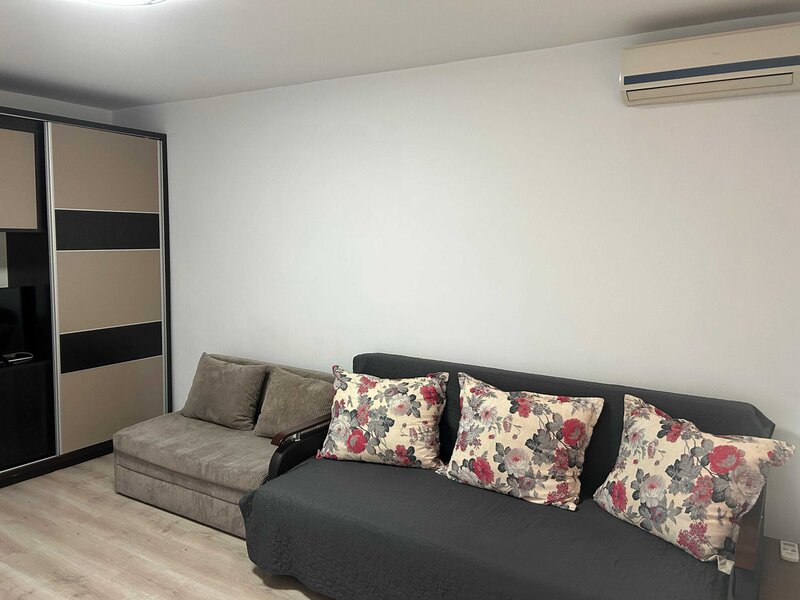 Rahova, Calea Rahovei, stradal, liceul Bolintineanu, AC, renovata, ocazie,